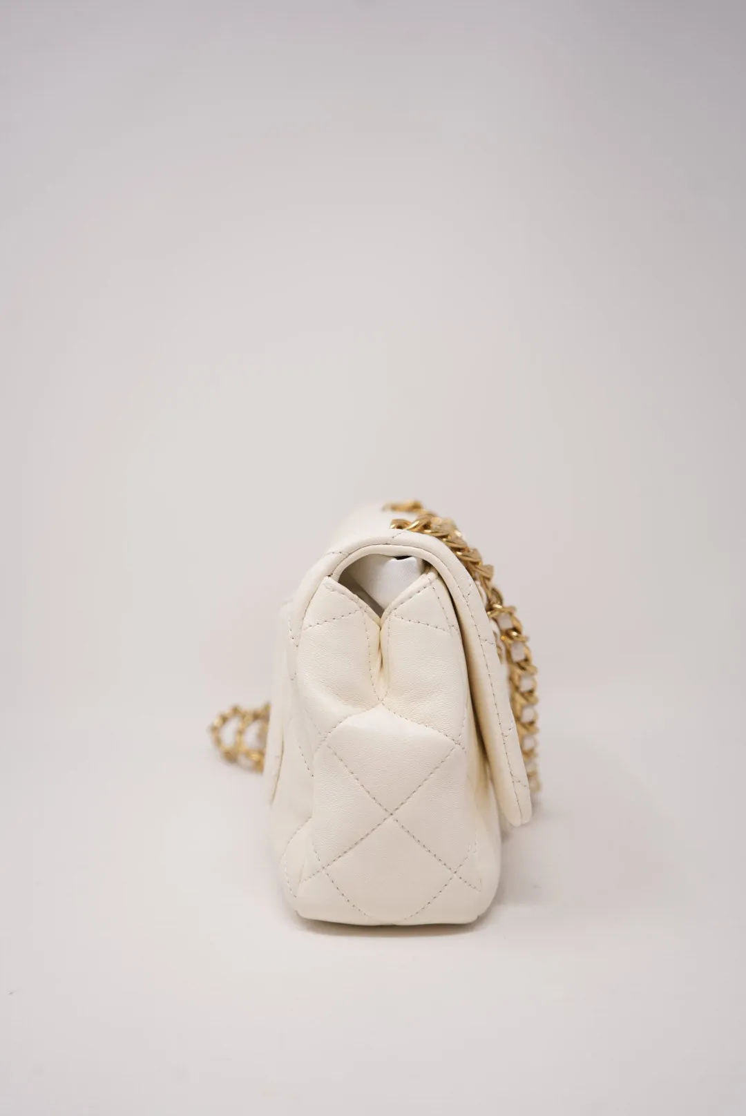 Pre-Owned Chanel SMALL FLAP BAG WITH TOP HANDLE White